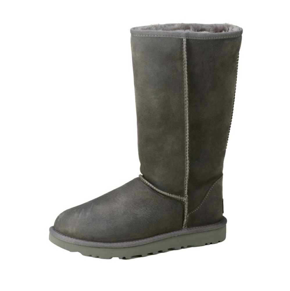 UGG SIZE 8